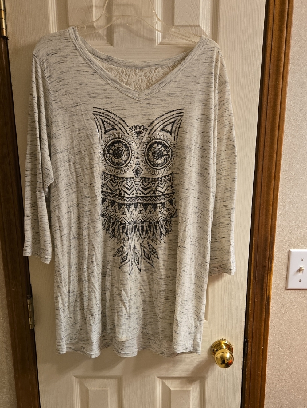 Faded Glory Light Gray V-Neck Owl Print Tunic